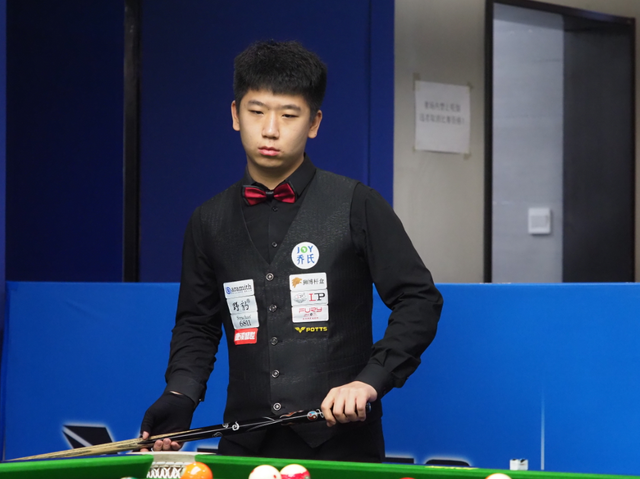 结合了滑雪 结合了滑雪