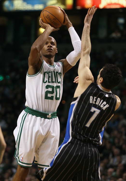 他们靠着本 他们靠着本